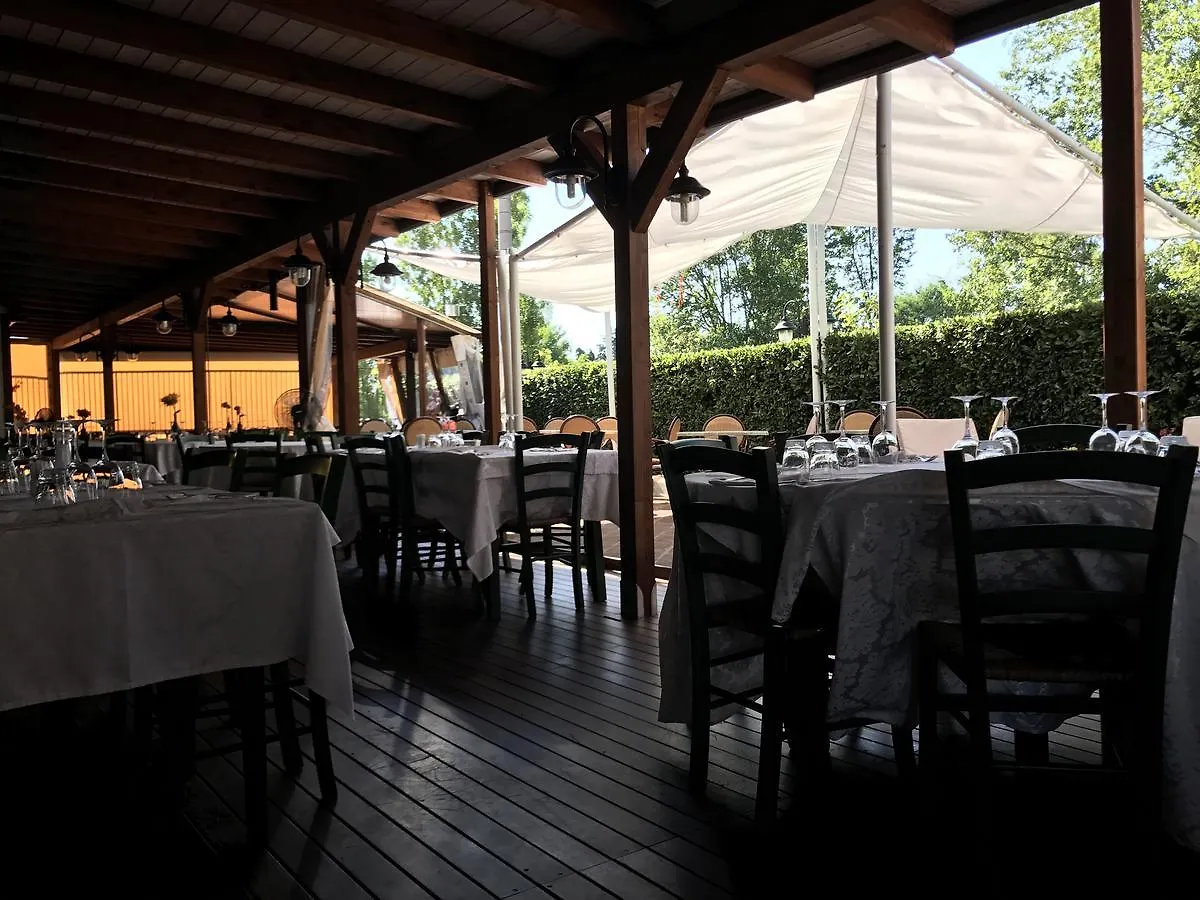 Locanda Della Luna Fogliano Marina Hotel